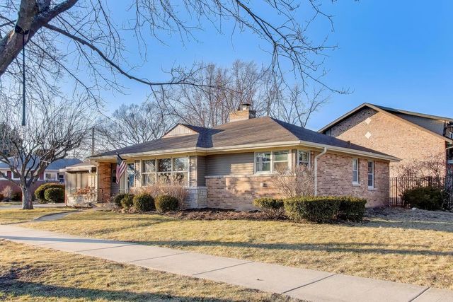 1048 E WALNUT Avenue, Des Plaines, IL 60016