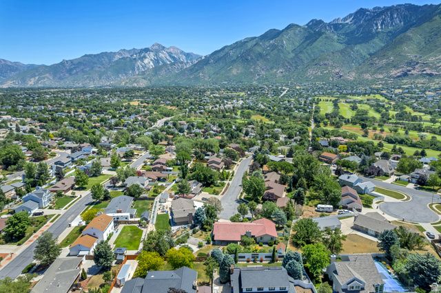 1602 NICKLAUS CIR, Sandy, UT 84092