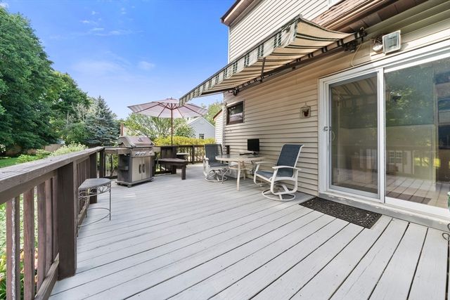 17 Perry Ave, Lynnfield, MA 01940