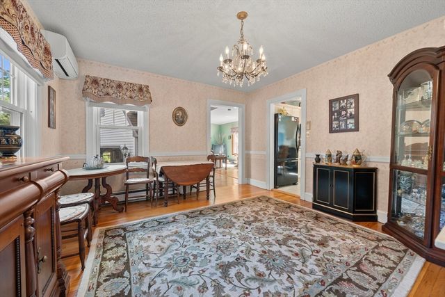 17 Perry Ave, Lynnfield, MA 01940