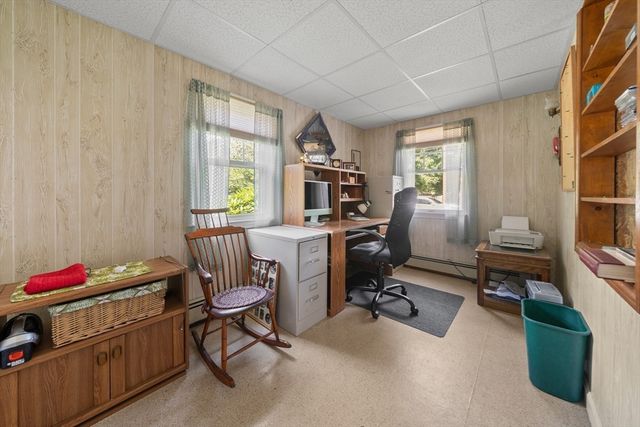 17 Perry Ave, Lynnfield, MA 01940