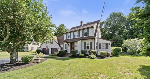 17 Perry Ave, Lynnfield, MA 01940
