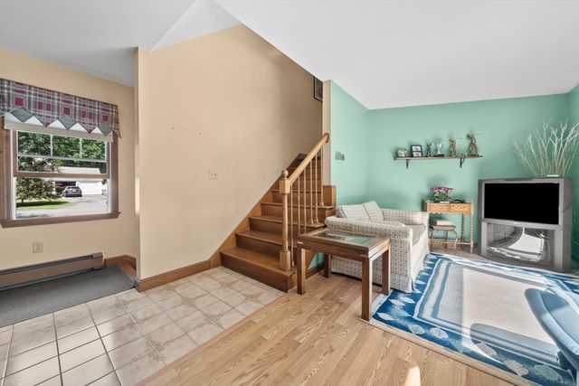 17 Perry Ave, Lynnfield, MA 01940