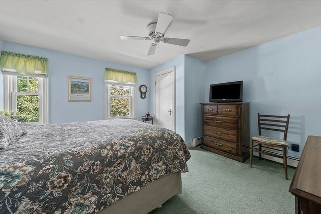 17 Perry Ave, Lynnfield, MA 01940