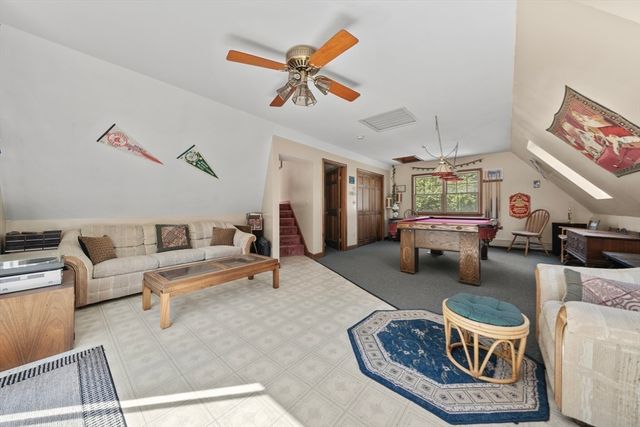 17 Perry Ave, Lynnfield, MA 01940
