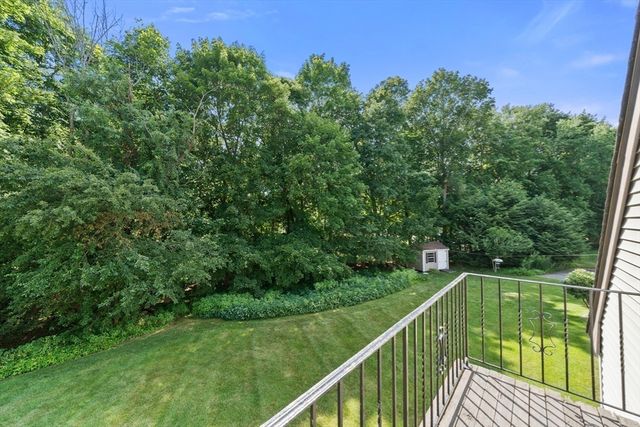 17 Perry Ave, Lynnfield, MA 01940