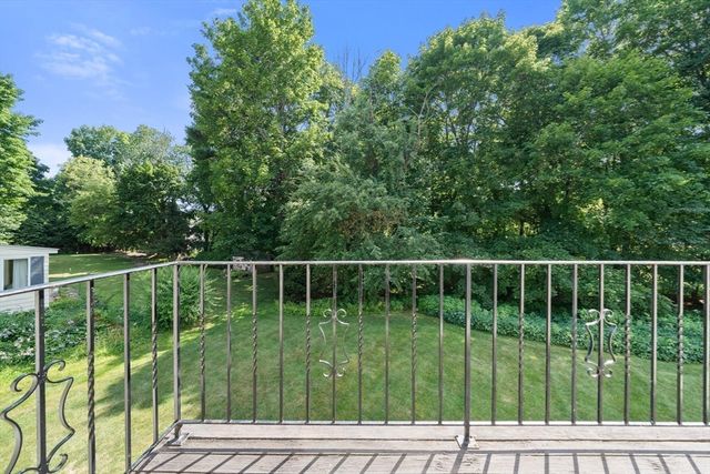 17 Perry Ave, Lynnfield, MA 01940