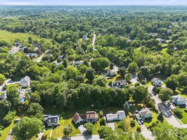17 Perry Ave, Lynnfield, MA 01940