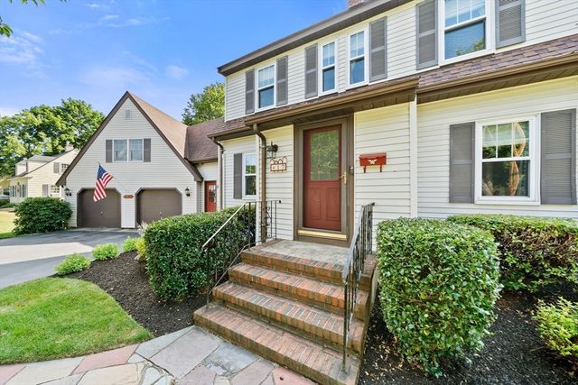 17 Perry Ave, Lynnfield, MA 01940