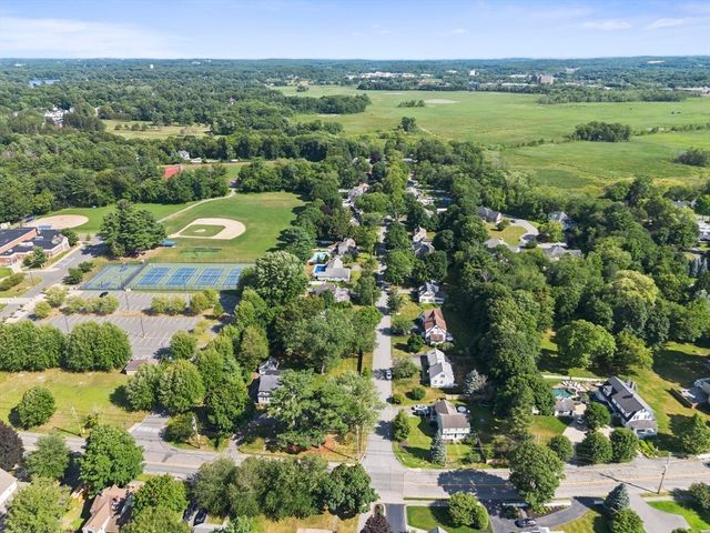 17 Perry Ave, Lynnfield, MA 01940