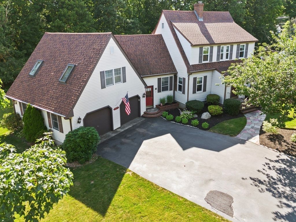 17 Perry Ave, Lynnfield, MA 01940