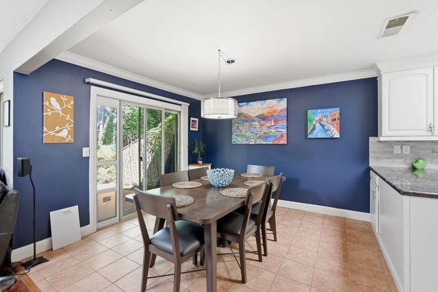 4978 Village Oaks Dr, Rocklin, CA 95677