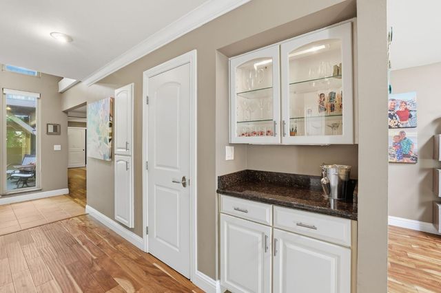 4978 Village Oaks Dr, Rocklin, CA 95677