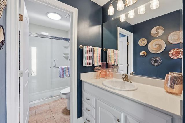 4978 Village Oaks Dr, Rocklin, CA 95677