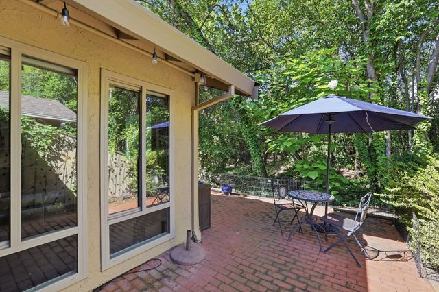4978 Village Oaks Dr, Rocklin, CA 95677