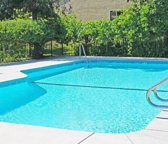 4978 Village Oaks Dr, Rocklin, CA 95677
