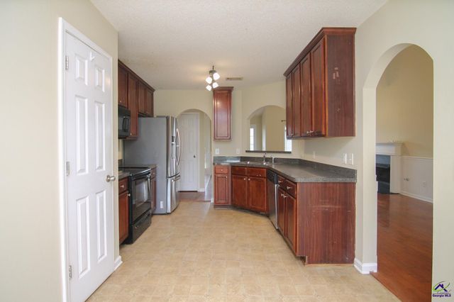 520 Arrie Drive, Byron, GA 31008