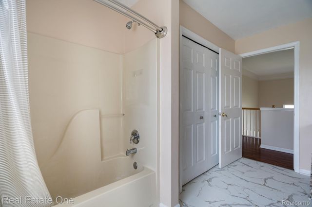 14864 LIRI Drive, Sterling Heights, MI 48312