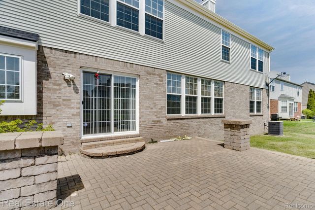 14864 LIRI Drive, Sterling Heights, MI 48312