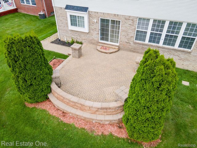 14864 LIRI Drive, Sterling Heights, MI 48312