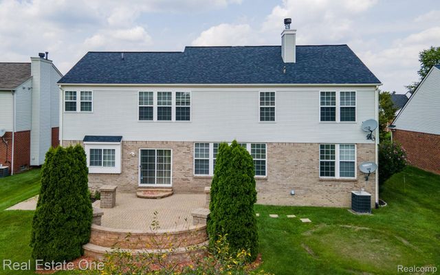14864 LIRI Drive, Sterling Heights, MI 48312