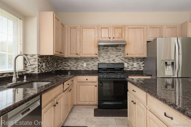 14864 LIRI Drive, Sterling Heights, MI 48312