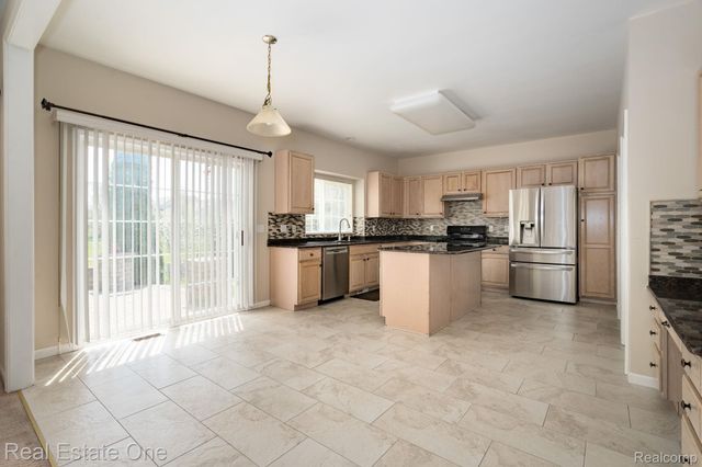 14864 LIRI Drive, Sterling Heights, MI 48312