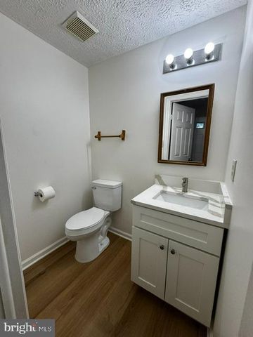 13238 CUSTOM HOUSE CT, Fairfax, VA 22033