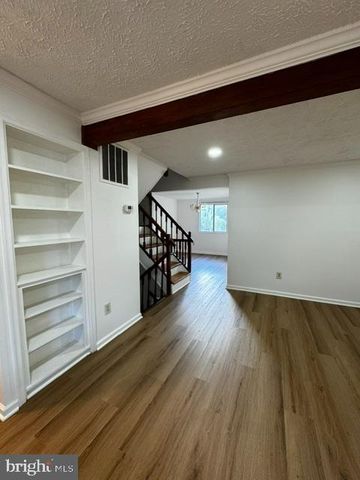 13238 CUSTOM HOUSE CT, Fairfax, VA 22033