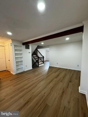 13238 CUSTOM HOUSE CT, Fairfax, VA 22033