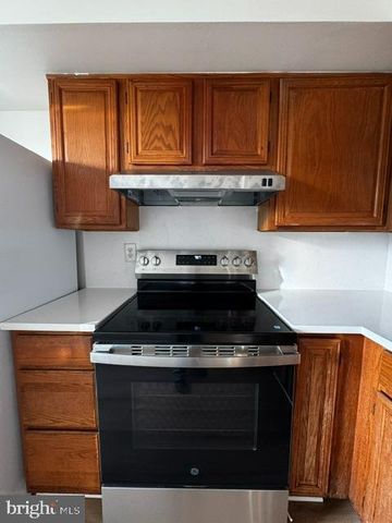 13238 CUSTOM HOUSE CT, Fairfax, VA 22033