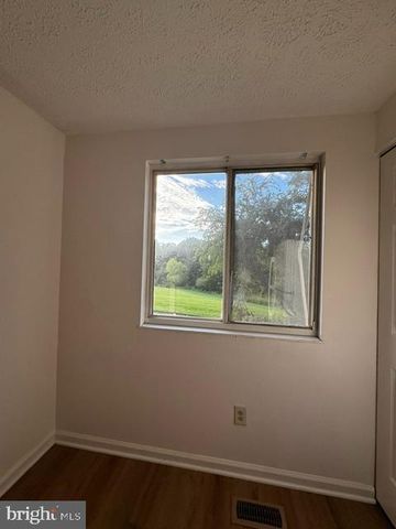 13238 CUSTOM HOUSE CT, Fairfax, VA 22033
