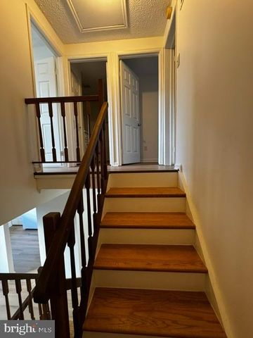 13238 CUSTOM HOUSE CT, Fairfax, VA 22033