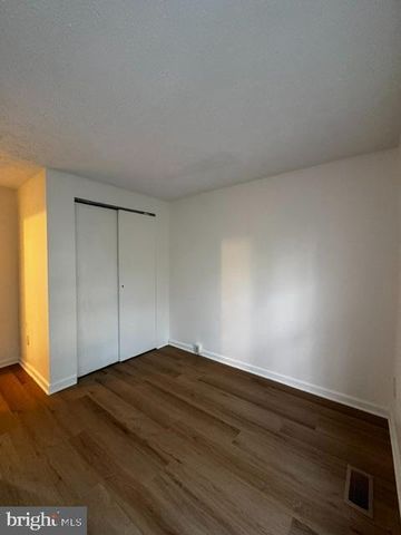 13238 CUSTOM HOUSE CT, Fairfax, VA 22033