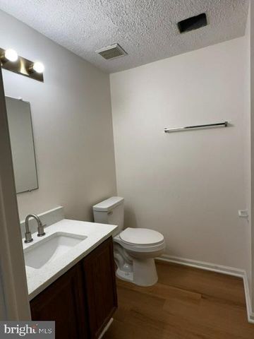 13238 CUSTOM HOUSE CT, Fairfax, VA 22033