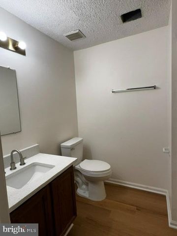 13238 CUSTOM HOUSE CT, Fairfax, VA 22033