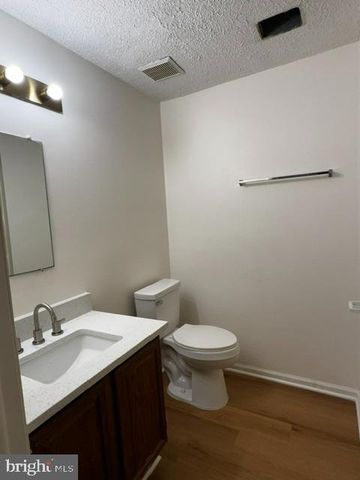 13238 CUSTOM HOUSE CT, Fairfax, VA 22033