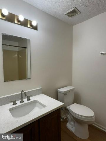 13238 CUSTOM HOUSE CT, Fairfax, VA 22033