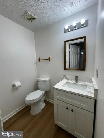13238 CUSTOM HOUSE CT, Fairfax, VA 22033