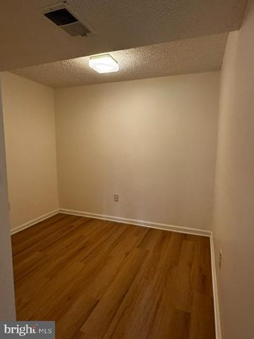 13238 CUSTOM HOUSE CT, Fairfax, VA 22033