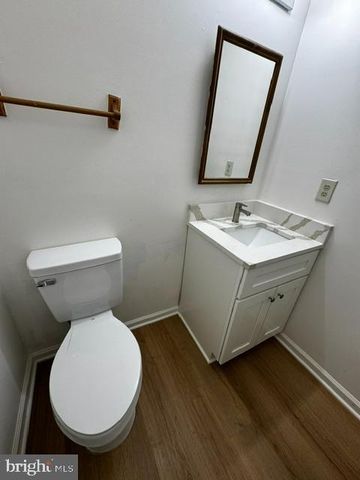 13238 CUSTOM HOUSE CT, Fairfax, VA 22033