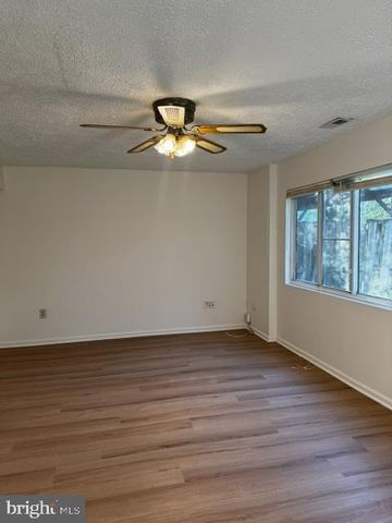 13238 CUSTOM HOUSE CT, Fairfax, VA 22033
