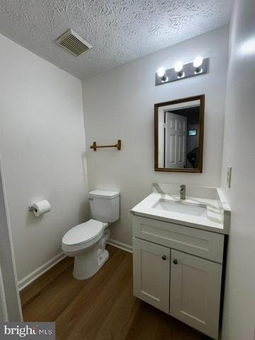 13238 CUSTOM HOUSE CT, Fairfax, VA 22033