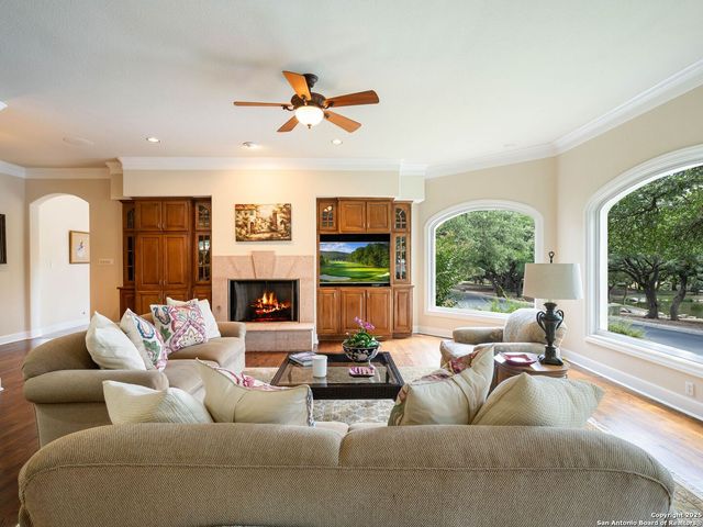 43 Stratton Ln, San Antonio, TX 78257