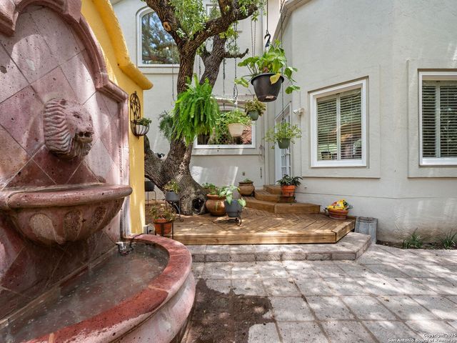 43 Stratton Ln, San Antonio, TX 78257