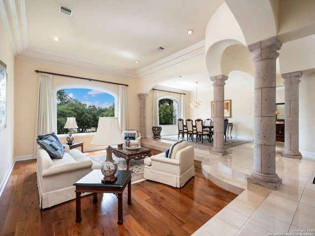 43 Stratton Ln, San Antonio, TX 78257