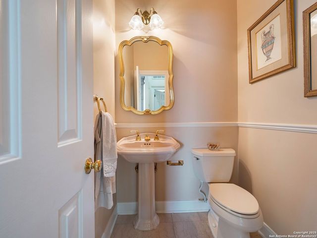 43 Stratton Ln, San Antonio, TX 78257