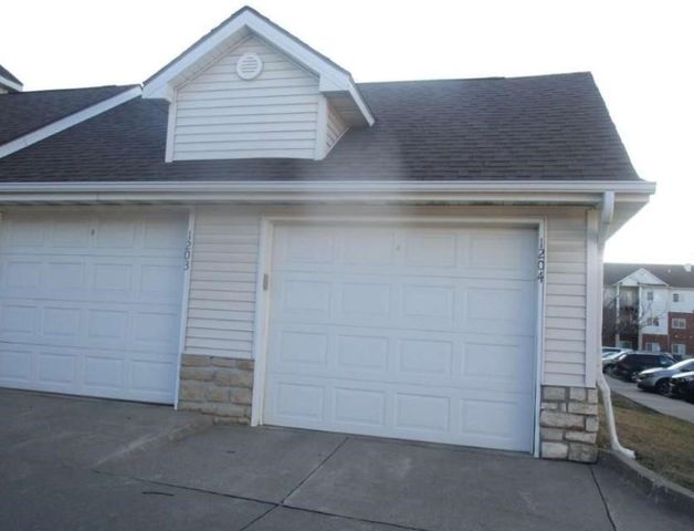6255 Beechtree Drive 1204, West Des Moines, IA 50266