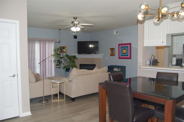 6255 Beechtree Drive 1204, West Des Moines, IA 50266
