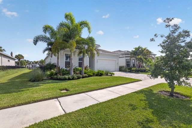 12525 Triumph Lane, Palm Beach Gardens, FL 33412
